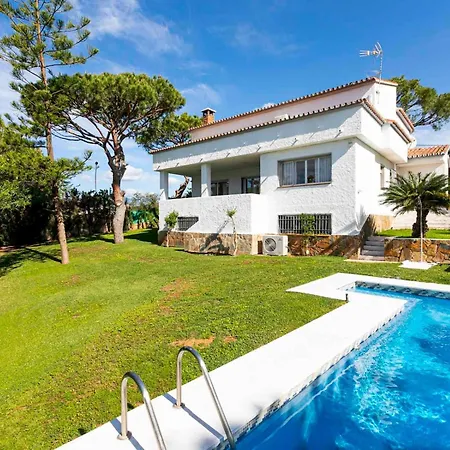 Holiday home With Garden And Private Swimming Pool - Pass The Keys *