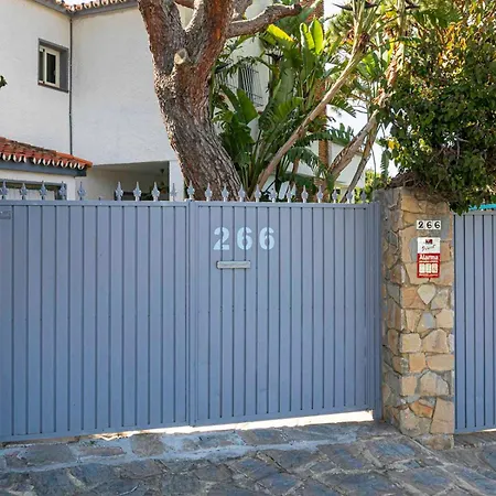 With Garden And Private Swimming Pool - Pass The Keys *