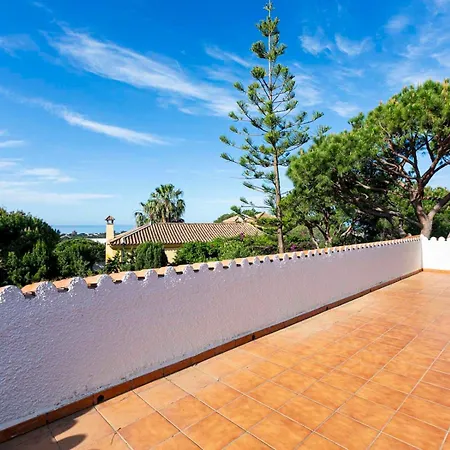 Holiday home With Garden And Private Swimming Pool - Pass The Keys *