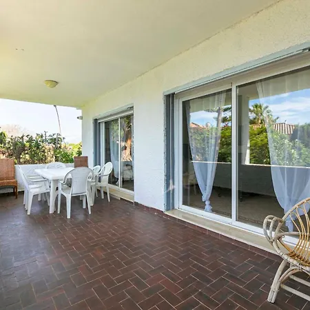 With Garden And Private Swimming Pool - Pass The Keys Holiday home