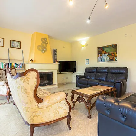 Holiday home With Garden And Private Swimming Pool - Pass The Keys Marbella