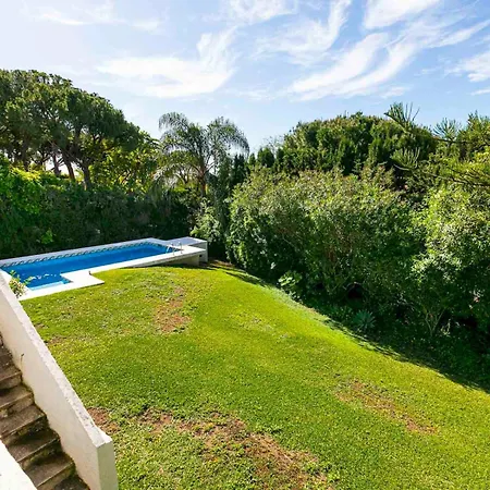 Holiday home With Garden And Private Swimming Pool - Pass The Keys *