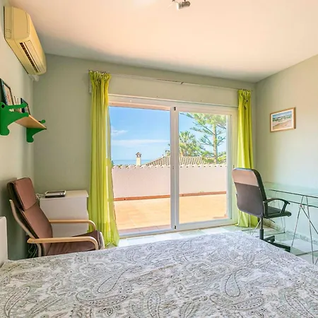 Holiday home With Garden And Private Swimming Pool - Pass The Keys *